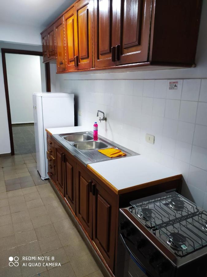 Apart en pleno centro, con estac y WiFi 108 Ciudad del Este Exterior foto