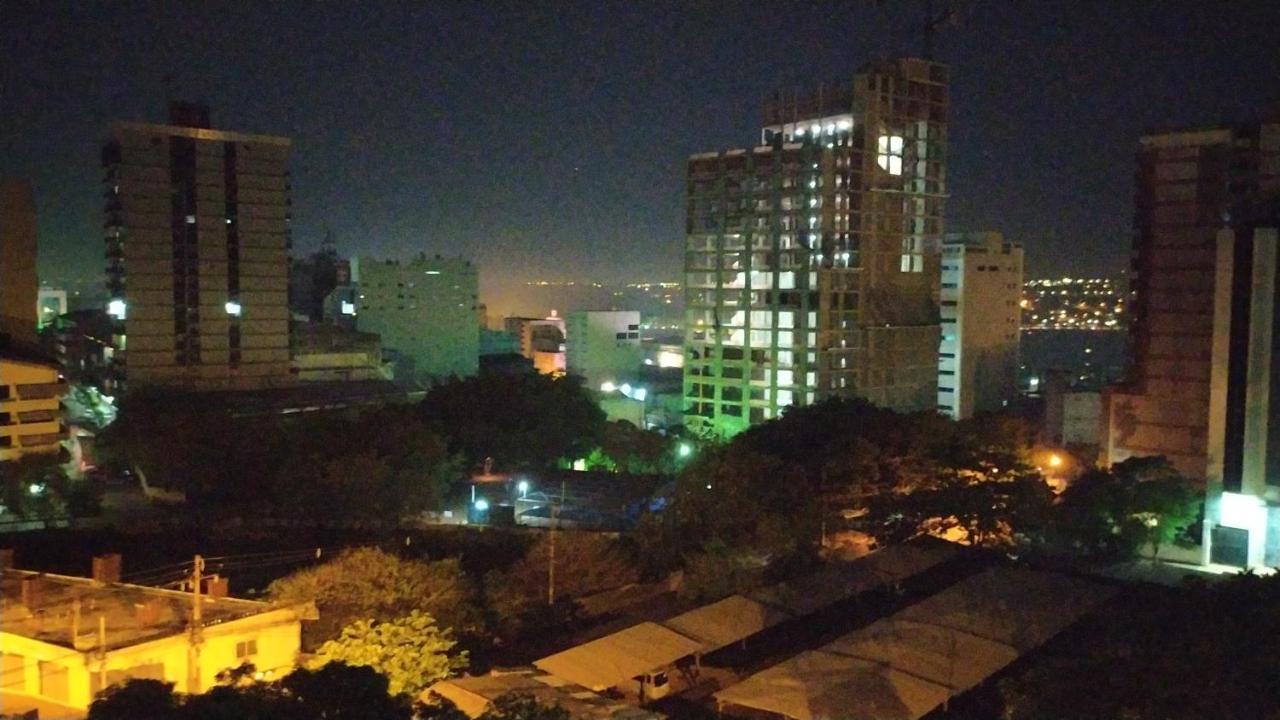 Apart en pleno centro, con estac y WiFi 108 Ciudad del Este Exterior foto